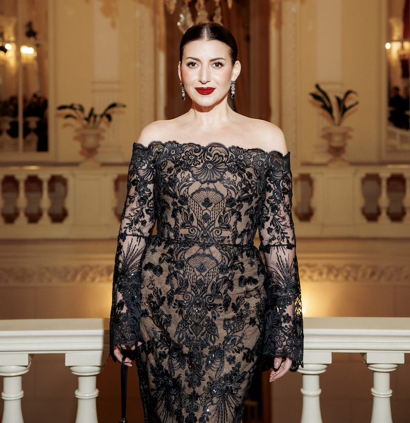 Жасмин в серьгах Pasquale Bruni Ghirlanda