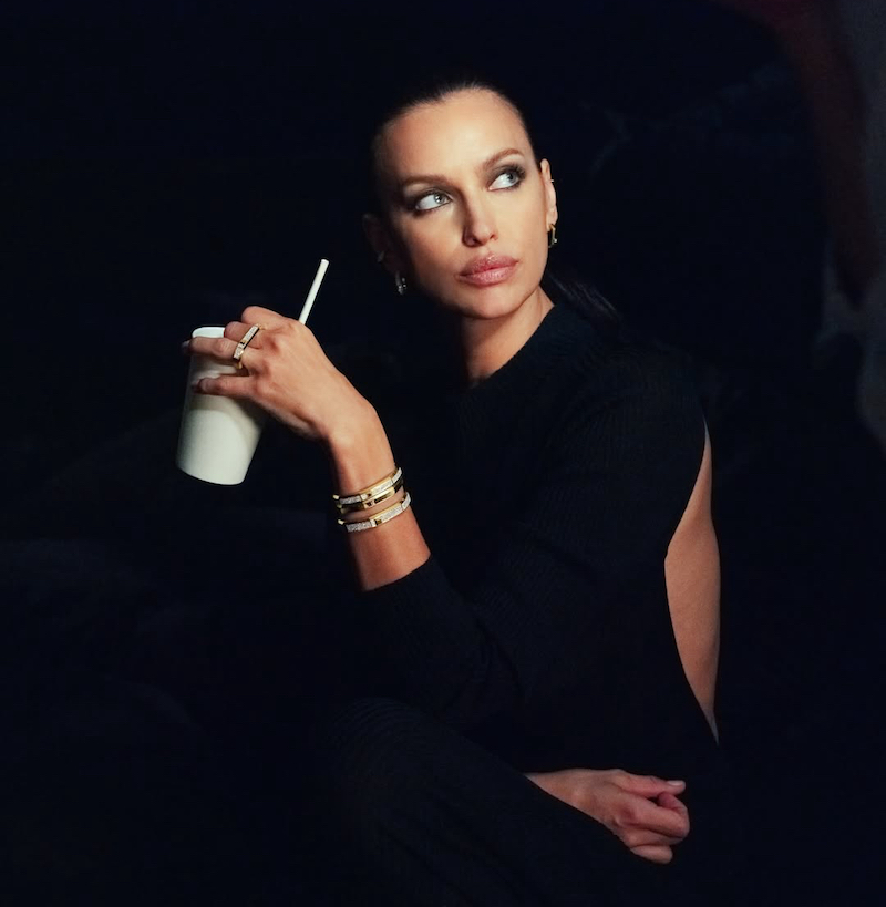 Ирина Шейк в украшениях Messika Moderniste