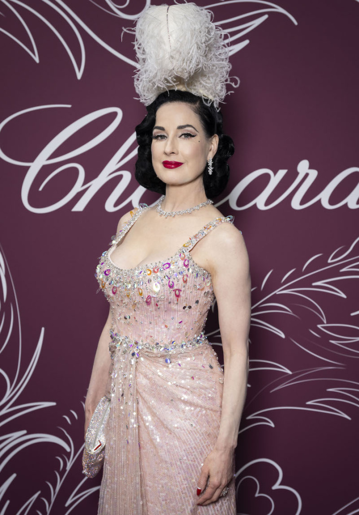 Дита фон Тиз в серьгах и колье Chopard