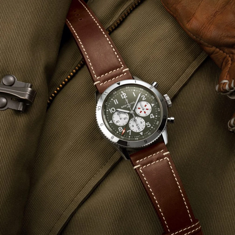 Хронограф Breitling Super AVI Curtiss Warhawk в 46 мм стальном корпусе с вращающимся безелем