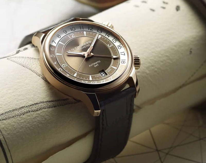 Часы Chopard L.U.C Elegance GMT One в 43 мм корпусе из розового золота с индикатором второго часового пояса
