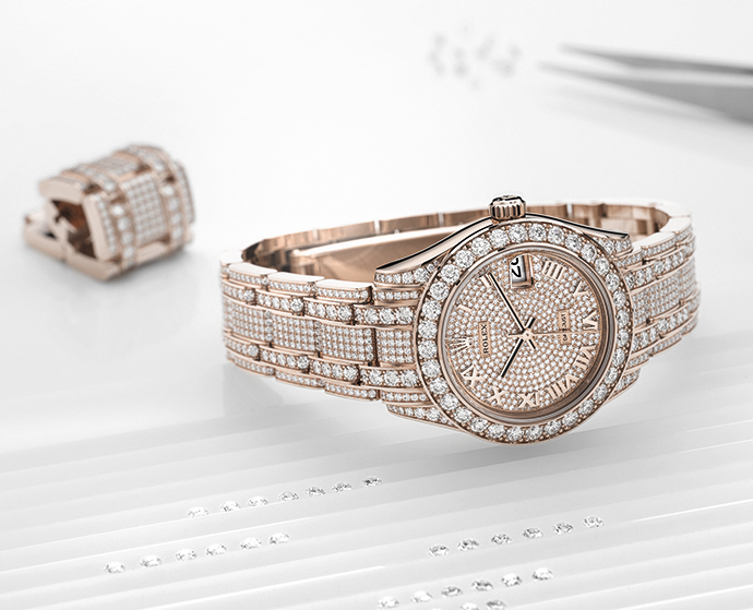 Часы Oyster Perpetual Pearlmaster 34 из 18-каратного золота Everose, полностью украшенные бриллиантами