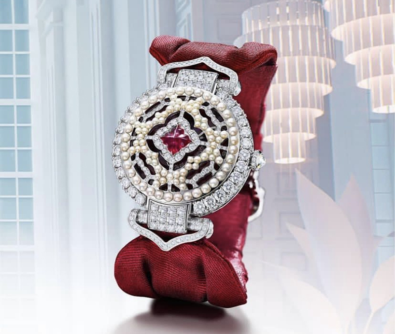 Часы Chopard Imperiale Empress в 38 мм корпусе из белого золота с бриллиантами, рубинами и жемчугом