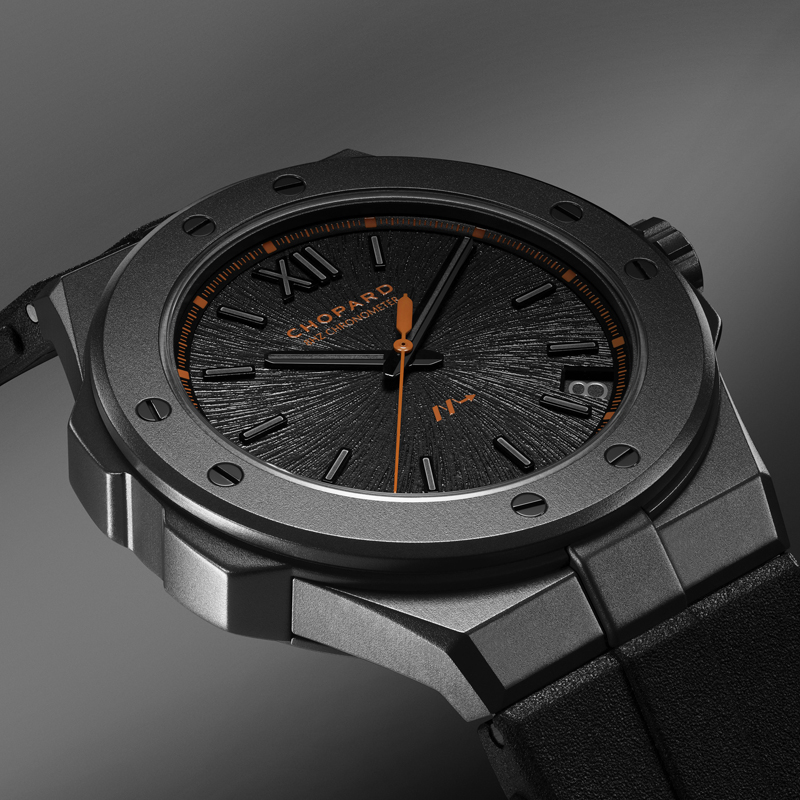 Часы Chopard Alpine Eagle 41 SL Cadence 8HF в 41 мм корпусе из керамизированного титана с указателем даты
