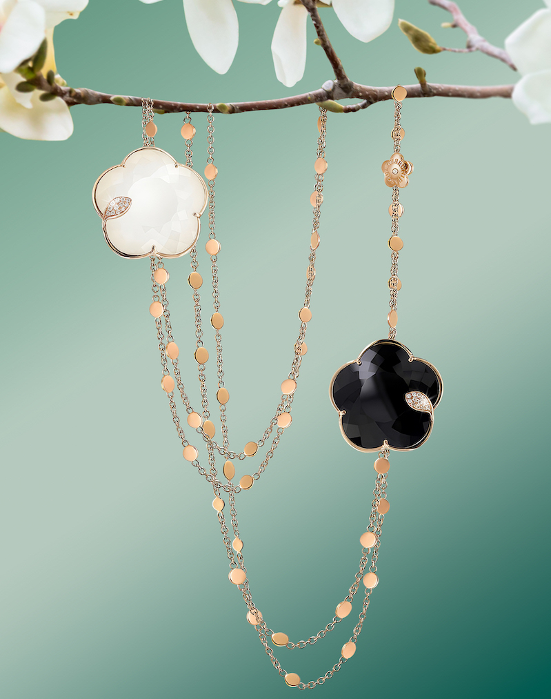 На фото: колье Pasquale Bruni Ton Joli из розового золота с агатом, ониксом и бриллиантами На фото: колье Pasquale Bruni Ton Joli из розового золота с агатом, ониксом и бриллиантами