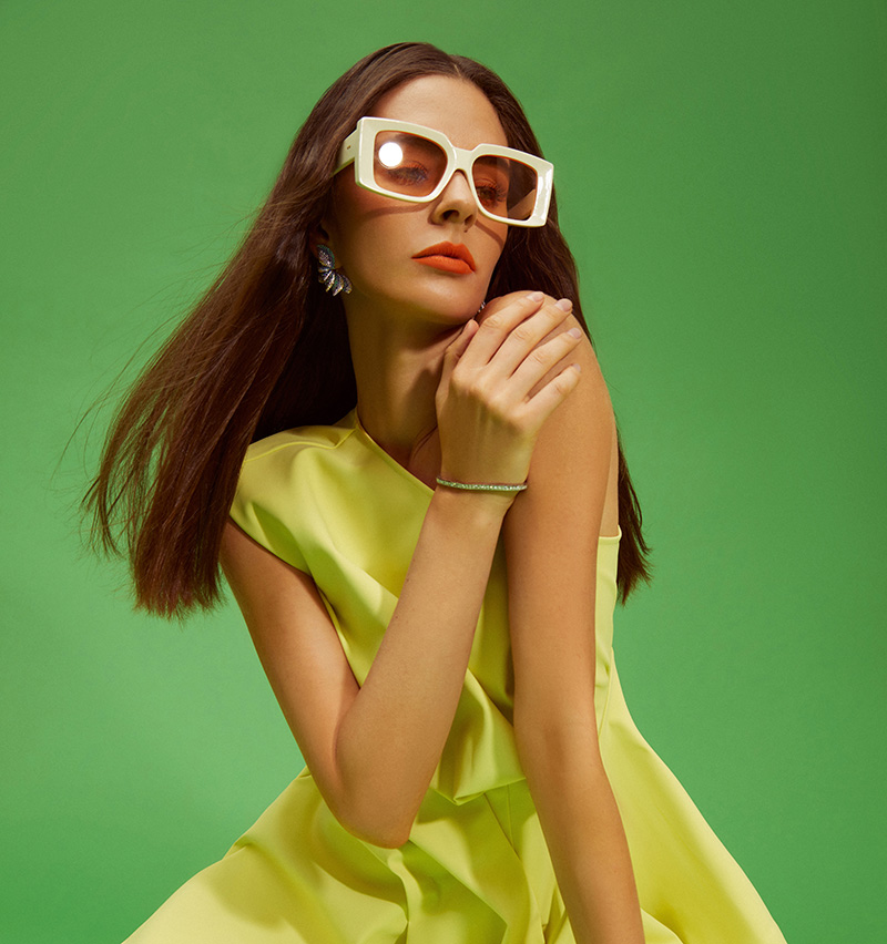 В серьгах Pasquale Bruni Aleluia и браслете Mercury Classic 