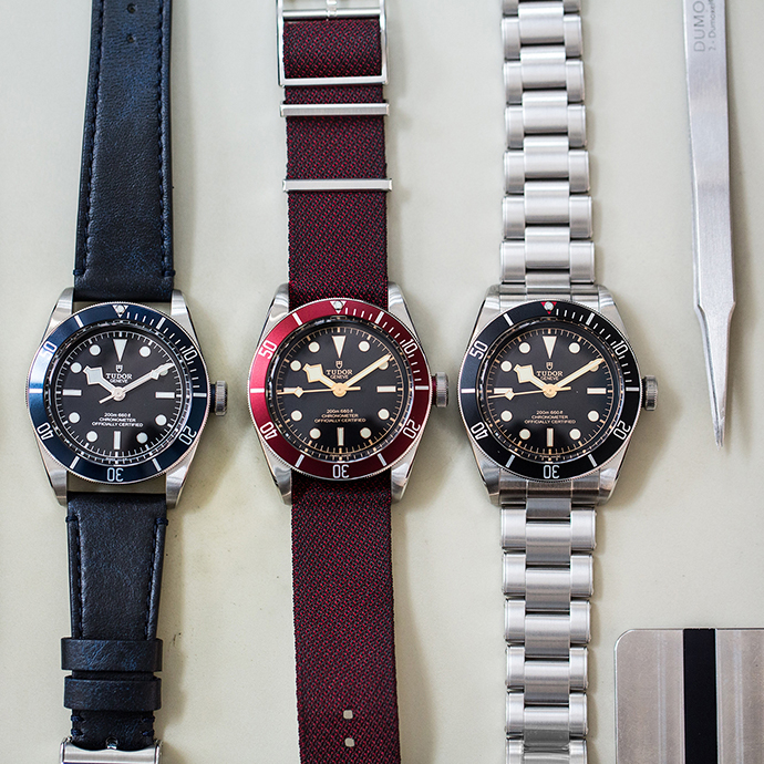 Три версии часов Tudor Black Bay на кожаном, тканевом ремешках и стальном браслете
