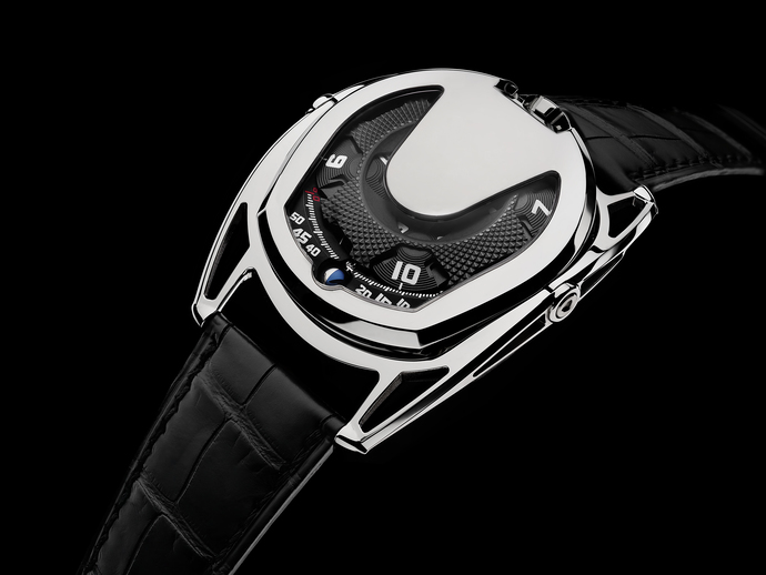 Часы De Bethune x Urwerk Moon Satellite, титан, сапфировое стекло. Цена продажи — 300 тысяч швейцарских франков