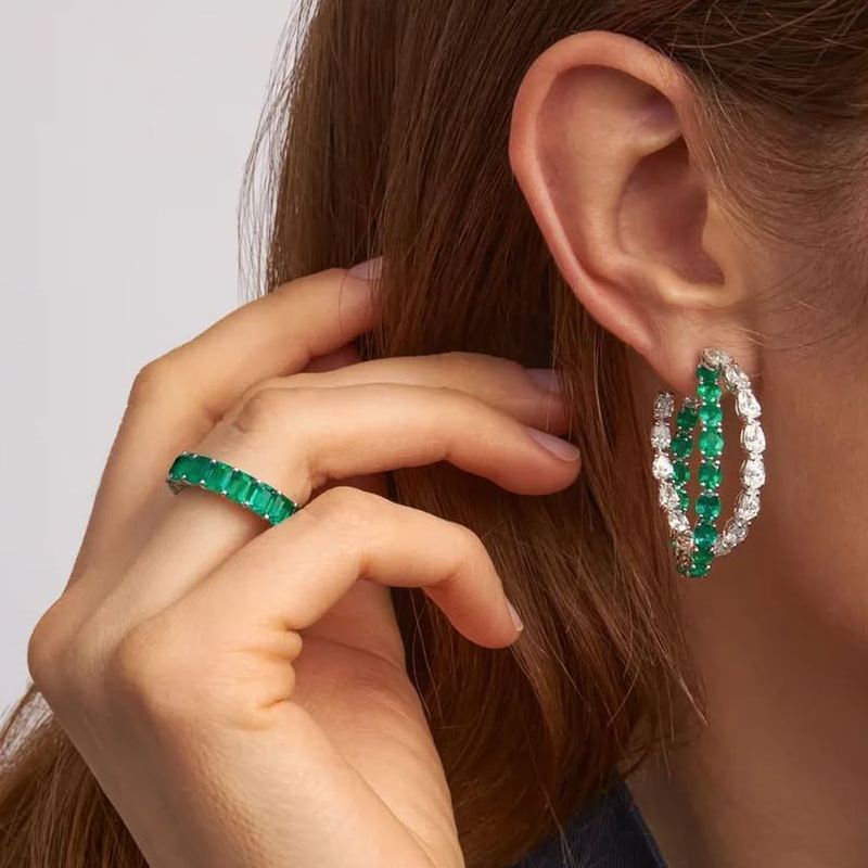 На фото: кольцо и серьги Mercury Color