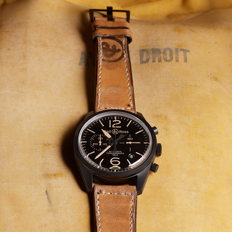 На фото: хронограф Bell & Ross Vintage Heritage в 41 мм стальном корпусе с указателем даты 