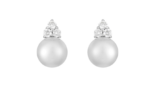 Серьги Mikimoto Classic из платины с жемчугом и бриллиантами