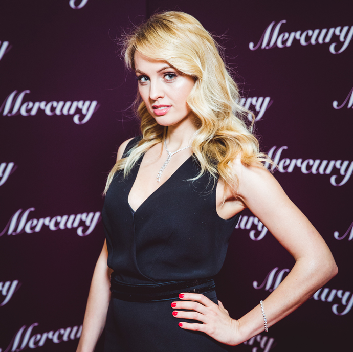 Янина Студилина в комбинезоне Alexander Terekhov, серьгах, колье и браслете Mercury Classic из белого золота с бриллиантами