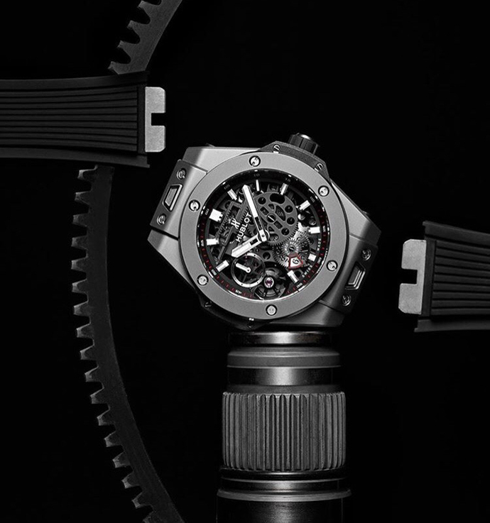 Часы Hublot Big Bang MECA-10 с титановым корпусом и скелетонизированным циферблатом