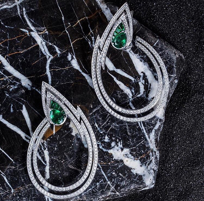 Серьги Stephen Webster Lady Stardust Couture из белого золота с изумрудами и бриллиантами