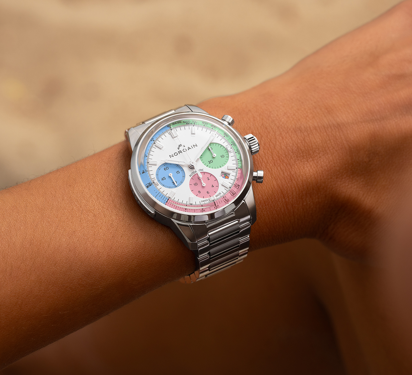 Часы Freedom 60 Chrono Enjoy Life Special Edition NORQAIN Freedom N2201.19S01.C01.S01 - фото 4 – Mercury